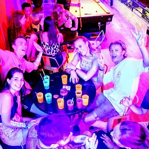 https://the-hideout-vietnam-hideout-hostels.hotelsvungtau.com